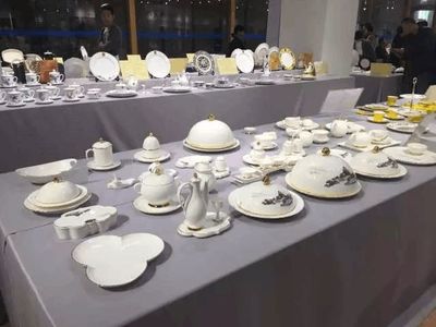 金磚國(guó)宴瓷《五彩祥云&middot;墨問》摘獲中國(guó)陶瓷設(shè)計(jì)大賽金獎(jiǎng)