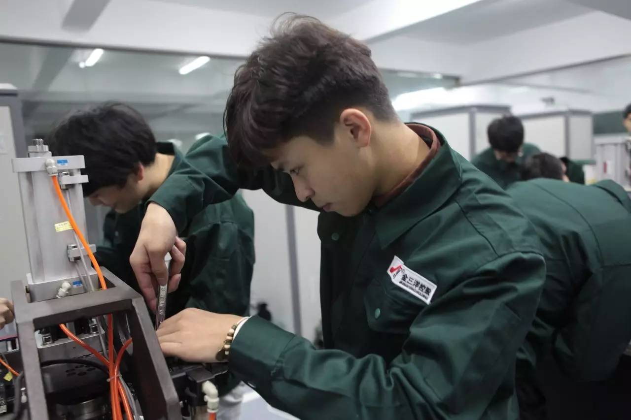 福建第二輕工業(yè)學校:全明星專業(yè)陪伴成長夢想